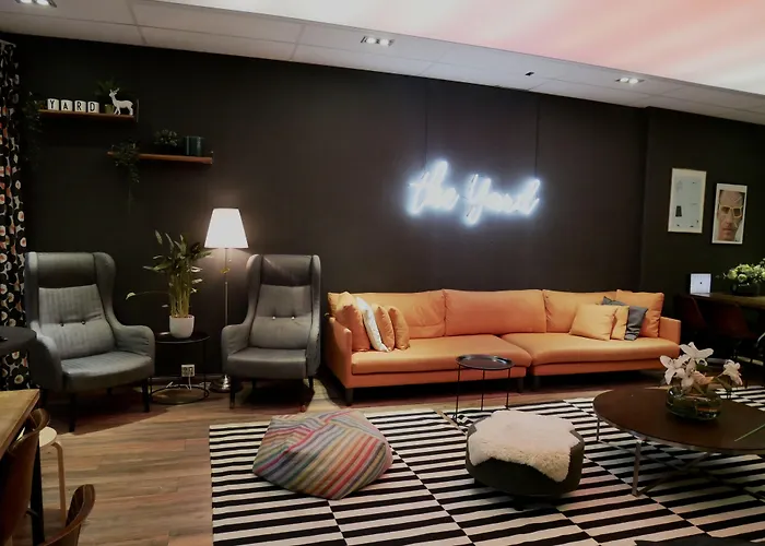 بيت شباب The Yard هلسنكي