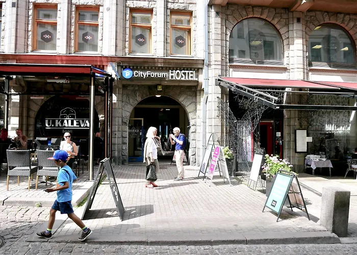 بيت شباب The Yard